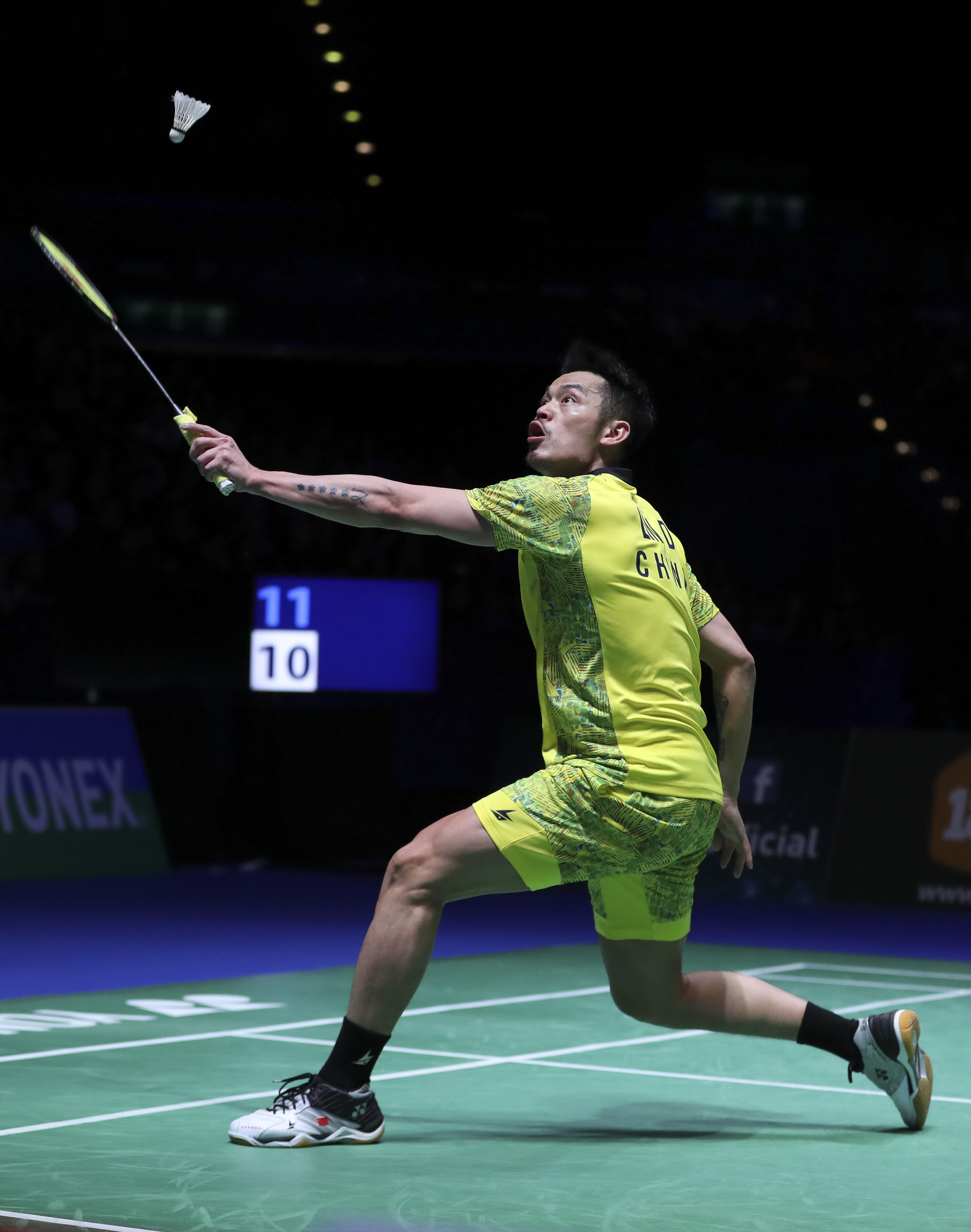 中国羽毛球队横扫英格兰羽毛球队，林丹高光表现