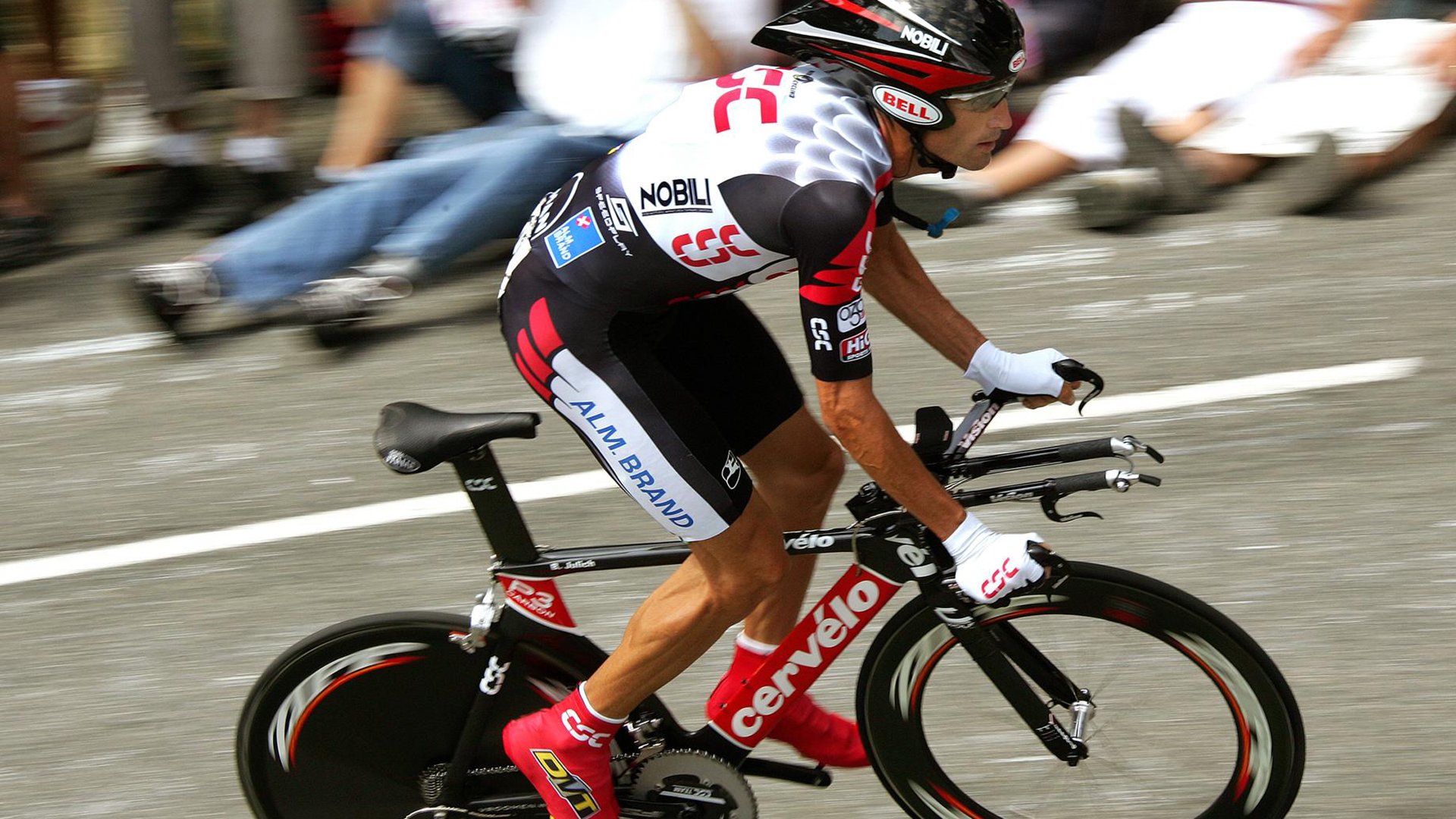 中场统治者,德布劳内在欧冠焦点战中接管塞维利亚防线