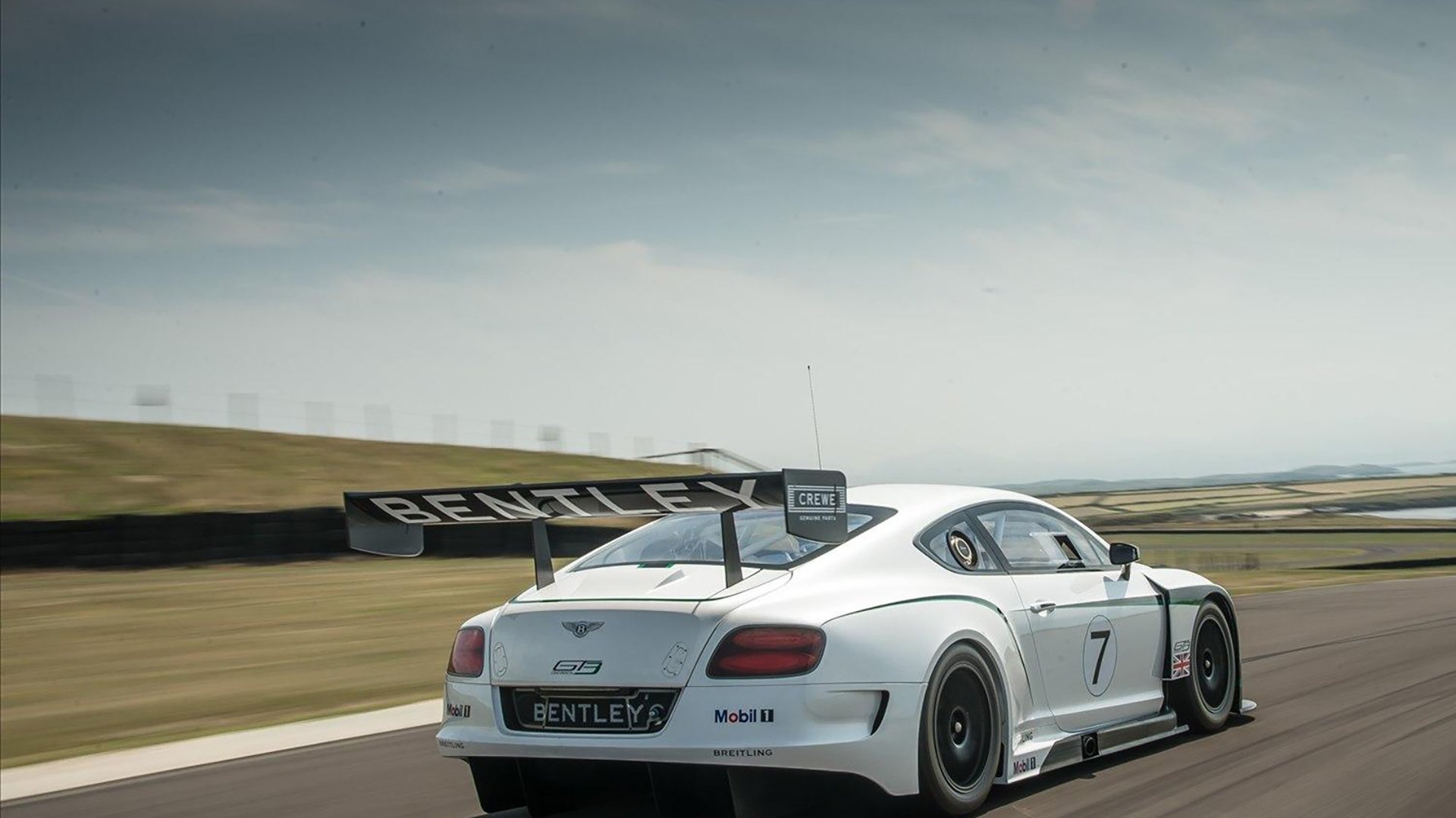 爱游戏入口-从惊叹号到句号，楚阿梅尼如何成为皇马的战术时钟