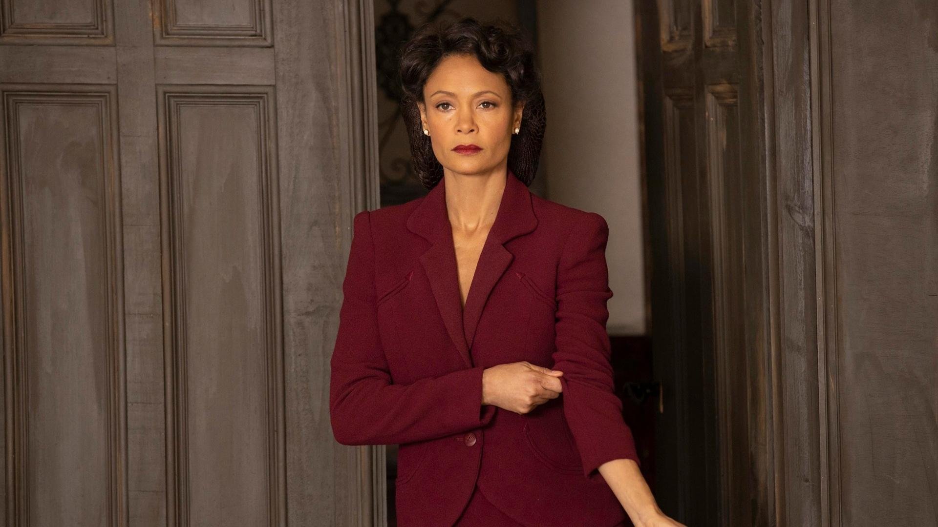 绿茵场与篮球场的双线战场,争夺,在每一寸土地上