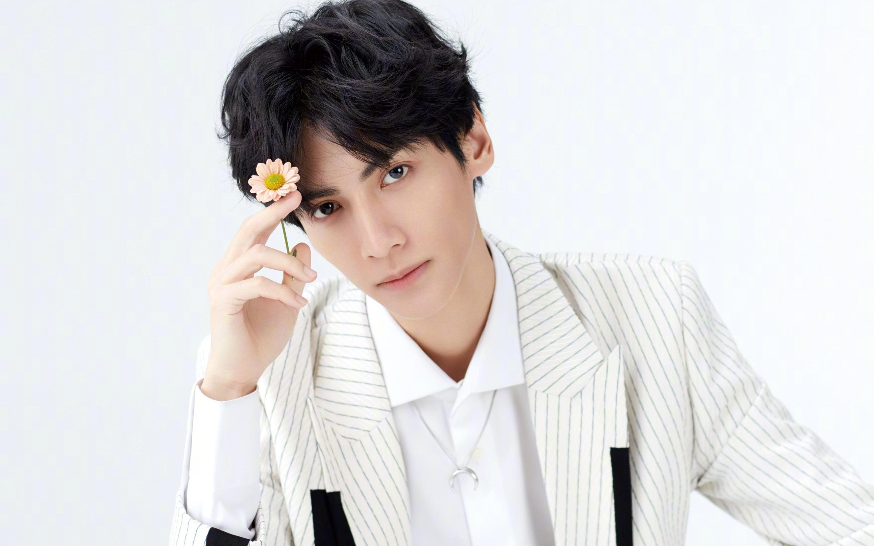 隔空致敬，深圳队粉碎浙江铁壁，利拉德时刻穿越太平洋的绝杀共鸣